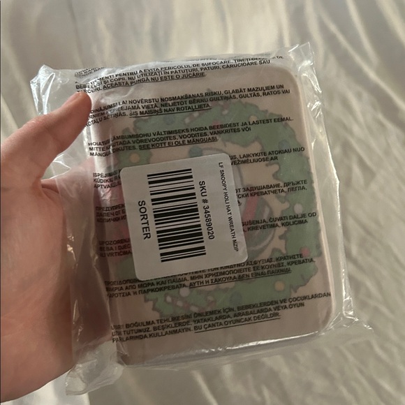 Loungefly Snoopy Christmas Round Crossbody Bag and wallet - Picture 7 of 13